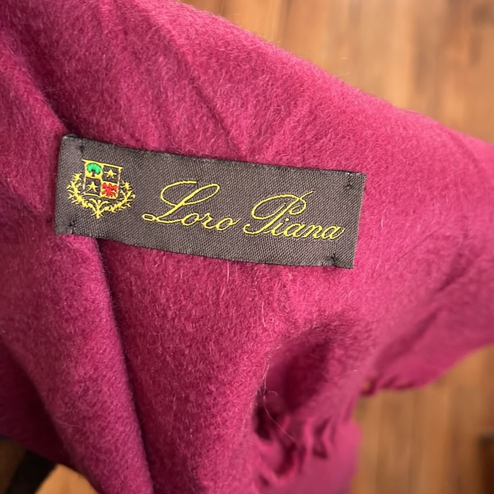 Loro Piana Cashmere Scarf in Burgundy / Plum - Picture 5 of 5